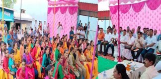 पौड़ी जिले के प्राथमिक विद्यालय में आयोजित रात्रि चौपाल में ग्रामीणों ने उठाई समस्यायें, सचिव आर मीनाक्षी सुंदरम ने दिए तत्काल निस्तारण के निर्देश