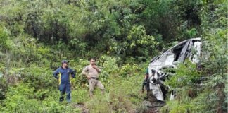 उत्तरकाशी में गहरी खाई में गिरी कार, दो की मौत, एक घायल Car fell into a deep gorge in Uttarkashi