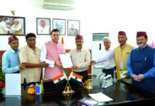 गढ़वाली कुमाऊनी को संविधान की आठवीं अनुसूची में शामिल करने की मांग को लेकर प्रतिनिधिमंडल ने मुख्यमंत्री से की मुलाकात Garhwali Kumaoni in the eighth schedule of the constitution