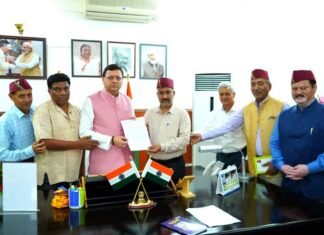 गढ़वाली कुमाऊनी को संविधान की आठवीं अनुसूची में शामिल करने की मांग को लेकर प्रतिनिधिमंडल ने मुख्यमंत्री से की मुलाकात Garhwali Kumaoni in the eighth schedule of the constitution