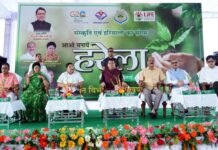 पर्यावरण संरक्षण में योगदान देने वाले स्कूलों एवं वन पंचायतों को हरेला पर्व पर किया सम्मानित Harela-festival