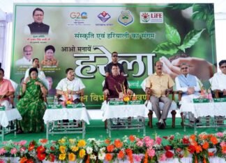 पर्यावरण संरक्षण में योगदान देने वाले स्कूलों एवं वन पंचायतों को हरेला पर्व पर किया सम्मानित Harela-festival