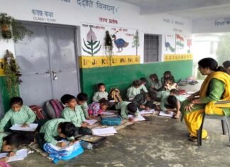 शिक्षा विभाग की गजब व्यवस्था, कहीं मात्र 5 विद्यार्थियों के लिए दो–दो शिक्षक, तो कहीं 25 छात्र छात्राओं का भविष्य एकल अध्यापिका के भरोसे Principal Anita Thapliyal
