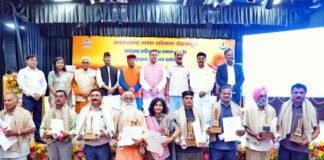 9 साहित्यकारों को उत्तराखंड गौरव सम्मान, मुख्यमंत्री धामी ने किया सम्मानित Uttarakhand Gaurav Samman