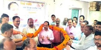 अपर निदेशक माध्यमिक शिक्षा महावीर सिंह बिष्ट को दी भावभीनी विदाई