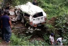 चमोली में दर्दनाक हादसा, गहरी खाई में गिरा बोलेरो वाहन, दो की मौत, 8 घायल