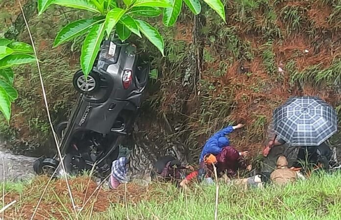 car fell into ditch teacher died