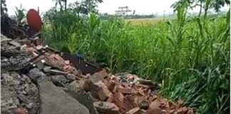 उत्तराखंड : यहाँ भारी बारिश से मकान ध्वस्त, पति-पत्नी की मलबे में दबने से मौत, बालिका घायल couple-dies-after-roof-collapses-due-to-rain-in-kashipur