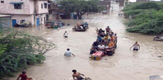 बाढ़ की चपेट में दिल्ली: सभी स्कूल-कॉलेज बंद, खतरे के निशान से 3 मीटर ऊपर बह रही है यमुना, पीने के पानी का हो सकता है संकट Delhi in the grip of floods