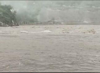 श्रीनगर डैम से 3000 क्यूसेक पानी छोड़े जाने के बाद से अलकनंदा से लेकर ऋषिकेश-हरिद्वार में गंगा नदी का बढ़ा जल स्तर Water level of Alaknanda, Ganga river increased due to release of water from Srinagar Dam