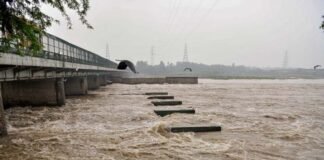 दिल्ली में यमुना के जल स्तर ने तोड़ा 45 साल पुराना रिकॉर्ड, सीएम ने बुलाई आपात बैठक, गृहमंत्री को लिखी चिट्ठी yamuna river water level in delhi