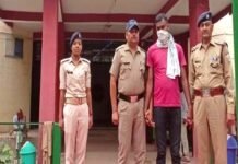 जेवरात चमकाने के नाम पर पहाड़ की भोली-भाली महिलाओं से धोखाधड़ी करने वाले अभियुक्त को पौड़ी पुलिस ने बिहार से गिरफ्तार कर भेजा जेल Accused of cheating women in the name of polishing jewelery arrested