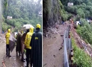 उत्तराखंड में भारी वर्षा का दौर जारी, गौरीकुंड में भूस्खलन से 3 दुकानें ध्वस्त, 12 लोगों के लापता होने की सूचना, रेस्क्यू अभियान जारी Gaurikund-landslide-bridge damage