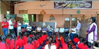 उत्तराखंड समिति ने निर्धन बच्चों के लिए संचालित स्कूल में जाकर बच्चों को स्टेशनरी, फल एवं बिस्कुट वितरित किये Sai Akshardham Vidyapeeth School