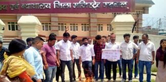 पौड़ी में आवारा कुत्तों का आतंक जारी, आज फिर तीन लोगों को काटा, स्थानीय लोगों में आक्रोश, युवा कांग्रेस ने पालिका अध्यक्ष का पुतला फूंका Terror of stray dogs continues in Pauri