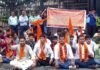 गढ़वाल केंद्रीय विश्वविद्यालय में उत्तरांखड के छात्रों के लिए 50 फीसदी आरक्षण की मांग को लेकर अनिश्चितकालीन धरने पर बैठे छात्र Demand for 50 percent reservation for students of Uttarakhand in Garhwal Central University