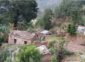 अब पौड़ी के इस गांव में चोरों ने 6 बंद घरों पर किया हाथ साफ, चोरी का तरीका वही, रात में सब्जी रोटी बनाई, खाई और सामान लेकर चल दिये