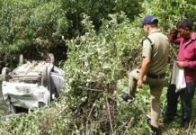 पौड़ी गढ़वाल: गहरी खाई में गिरी कार, एक की मौत, दो घायल car-fell-into-gorge-in-bironkhal-area-of-pauri-garhwal