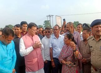 कोटद्वार में भारी बारिश से हुई तबाही के बाद सीएम धामी ने किया आपदाग्रस्त क्षेत्र का स्थलीय निरीक्षण, अधिकारियों को दिए ये निर्देश