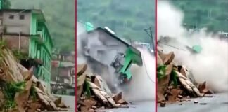 रुद्रप्रयाग-गौरीकुंड हाईवे पर भूस्खलन से पलक झपकते ही ताश के पत्तों की तरह ढह गया 32 कमरों वाला तीन मंजिला होटल hotel building collapsed in Rampur Rudraprayag