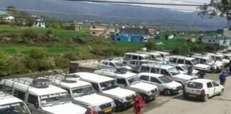 पौड़ी, कोटद्वार व रुद्रप्रयाग के कॉमर्शियल वाहनों को भविष्य में फिटनेस सर्टिफिकेट के लिए जाना होगा श्रीनगर, देहरादून की तर्ज पर श्रीनगर में वाहन फिटनेस सेंटर बनाने की तैयारी vehicle fitness center will be built in srinagar