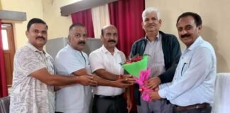 जू.हा.शिक्षक संघ पौड़ी द्वारा मुख्य शिक्षा अधिकारी दिनेश चन्द्र गौड़ का जिला मुख्यालय में स्वागत Chief Education Officer Dinesh Chandra Gaur
