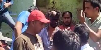 श्रीनगर: कीर्तिनगर में नाबालिग लड़की से दुष्कर्म, गर्भवती होने पर चला पता, गुस्साये लोगों ने बिहार मूल के आरोपी युवक का सिर मुंडवाया, मुख पर कालिख पोत सरे बाजार घुमाया Minor girl raped in Kirtinagar