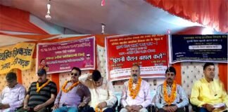 OPS Rath Yatra: श्रीनगर गढ़वाल पहुंची शिक्षक संघ की भारत रथ यात्रा, बड़े आन्दोलन की दी चेतावनी Old Pension Scheme Rath Yatra