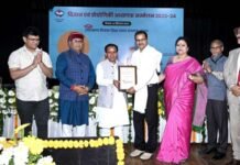 शिक्षक अजय जोशी को मिला उत्तराखंड विज्ञान शिक्षा प्रसार सम्मान Teacher Ajay Joshi received Uttarakhand Vigyan Shiksha Prasar Award