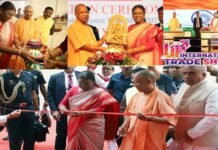 यूपी इंटरनेशनल ट्रेड शो 2023 का आगाज: देश-दुनिया से आए कारोबारियों को लुभा रहे हैं पारंपरिक कला से जुड़े उत्पाद UP International Trade Show 2023