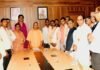 मुख्यमंत्री से मिला शोर भूमि से लाभान्वित कृषकों का प्रतिनिधि मंडल, भावविभोर हुए किसान