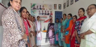 महिला कांग्रेस स्थापना दिवस पर श्रीनगर गढ़वाल महानगर महिला कांग्रेस ने शहीद सैनिकों को दी श्रद्धांजलि