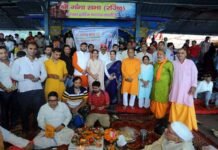 पीएम मोदी के जन्मदिन पर योगनगरी ऋषिकेश में त्रिवेणी घाट पर किया महायज्ञ, दीर्घायु होने की कामना