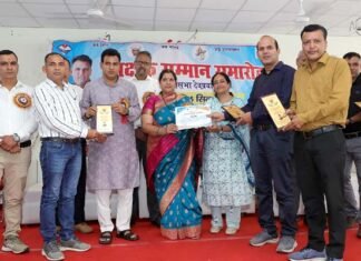 उत्तराखंड बोर्ड परीक्षा में शत प्रतिशत परीक्षा परिणाम देने वाले 500 से अधिक शिक्षक हुए सम्मानित