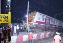यूपी ट्रेन हादसा: पटरी छोड़कर अचानक प्लेटफॉर्म पर चढ़ गई EMU, मची अफरा-तफरी train ran onto the platform