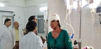बकरी चराने जंगल गई महिला पर भालू के किया हमला, गंभीर रूप से घायल, एयरलिफ्ट कर एम्स ऋषिकेश में कराया भर्ती Bear attacks on woman