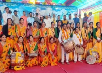 सितोनस्यूं स्थित मां भुवनेश्वरी सिद्ध पीठ में आयोजित दस दिवसीय शारदीय नवरात्रि महामहोत्सव में धारी कीर्तन मंडली मनियारस्यूं को मिला पहला स्थान Dhari Kirtan mandali