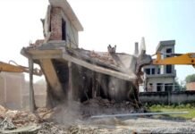 ग्रेनो प्राधिकरण ने एक दर्जन अवैध विला ढहाया, 16 करोड़ की 8200 वर्ग मीटर जमीन को कराया मुक्त Greno authority demolished illegal villas