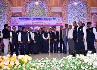 IEA ने तीसरे वार्षिकोत्सव एवं दिवाली मेले का किया आयोजन, विभिन्न उत्पादों की लगाई गई प्रदर्शनी, महिला उद्यमी को किया गया सम्मानित