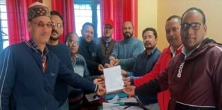 प्रभार छोड़ो आन्दोलन: खिर्सू ब्लॉक के सभी प्रभारी प्रधानाध्यापकों / प्रधानाचार्यों ने बीईओ को सौंपा 17 नवम्बर से प्रभार छोड़ने सम्बन्धी पत्र Headmasters/Principals in charge