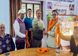 डाइट प्राचार्य एलएस दानू को सेवानिवृत्ति पर दी भावभीनी विदाई