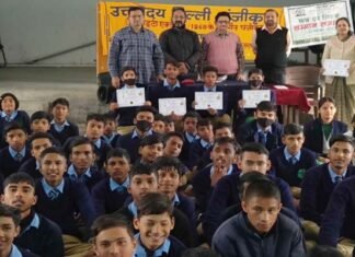 विकासखंड कीर्तिनगर के मेधावी छात्रों एवं नवाचारी शिक्षकों को मिला सम्मान