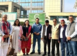 ग्रेटर नोएडा शहर की विभिन्न समस्याओं को लेकर प्राधिकरण सीईओ से मिला एक्टिव सिटीजन टीम का प्रतिनिधिमंडल