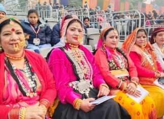 Republic Day 2024: 75वें गणतंत्र दिवस की परेड में कर्तव्य पथ पर दिखी उत्तराखंड लोक संस्कृति की झलक, प्रवासी महिलाओं ने पारंपरिक वेशभूषा में किया प्रतिभाग