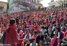 आंगनबाड़ी कार्यकत्रियों का कार्य बहिष्कार 10वें दिन भी रहा जारी, मानदेय को लेकर मंत्री रेखा आर्य के जवाब से हुईं आक्रोशित Work boycott of Anganwadi workers