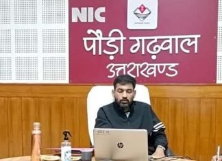 नमामि गंगे की बैठक में डीएम ने अफसरों को लंबित कार्य जल्द पूरा करने के दिए निर्देश