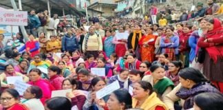 पौड़ी में जन आक्रोश रैली का दिखा जबरदस्त असर, समस्याओं को लेकर सड़क पर उमड़ी लोगों की भीड़ jan aakrosh railee