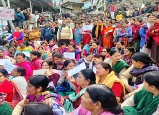 पौड़ी में जन आक्रोश रैली का दिखा जबरदस्त असर, समस्याओं को लेकर सड़क पर उमड़ी लोगों की भीड़ jan aakrosh railee