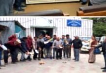 उत्तराखंड: प्रधानाचार्य के पदों पर सीधी भर्ती का विरोध जारी, शिक्षक संघ ने जलाई विज्ञप्ति की प्रतियाँ Copies burnt in protest against direct recruitment