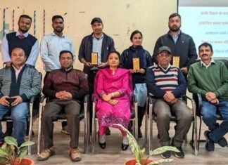 डायट चढी गांव पौड़ी में आयोजित भाषण प्रतियोगिता में अरविंद साहू प्रथम, मोहित भट्ट द्वितीय तथा शालिनी सिंह तृतीय स्थान पर रहे Diet Chadhi gaon Pauri
